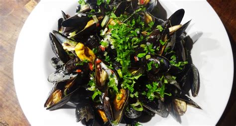 Mosselen Met Witte Wijn En Mosselgroenten