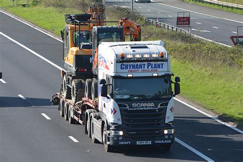 Crynant Plant Cn64wea All Lit Up M5 Strensham 20042015 Flickr