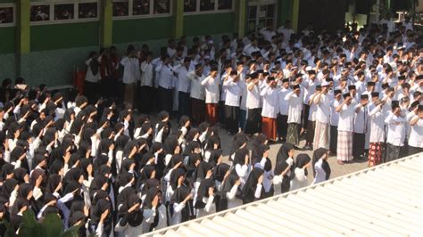 Upacara Peringatan Hari Santri Nasional Di Man Kota Probolinggo