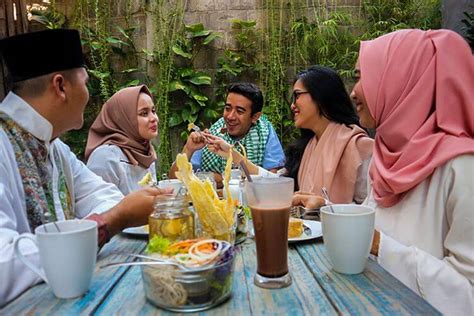 Tipe Tipe Orang Di Acara Kumpul Keluarga Saat Lebaran Tiba Milenialis Id