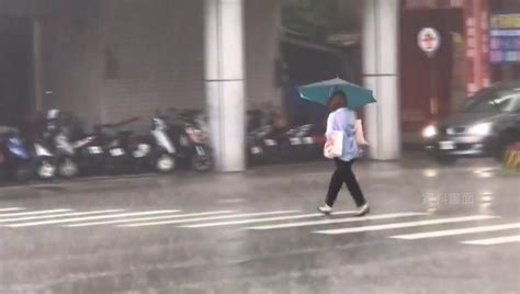 午後雷陣雨來了！6縣市大雨特報 高雄豪雨級留意淹水