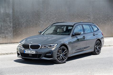 BMW 330e Touring - Is This The Ideal Sports Wagon?