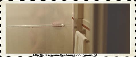 Naked Yvonne Strahovski In Manhattan Night