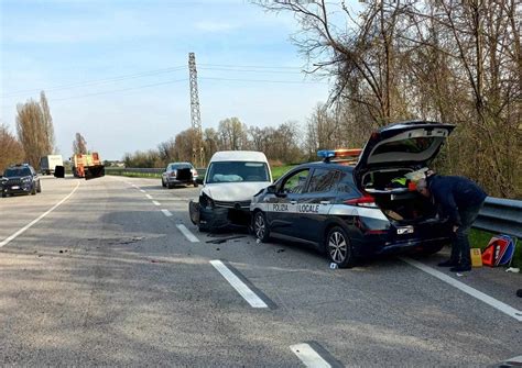 Schio Tragedia Sfiorata In Via Maestri Del Lavoro Furgone Piomba Su