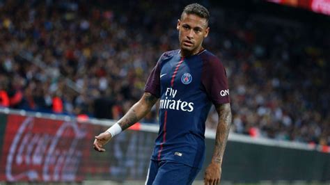 Neymar wearing a PSG shirt in 2017 | Neymar Jr - Brazil and PSG - 2022