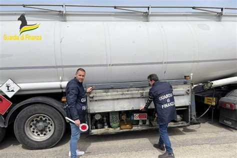 Contrabbando Gasolio Agricolo In Puglia Sequestrati Oltre 55mila Litri