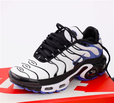 Купить Кроссовки мужские Nike Air Max TN Plus бело-черные, Найк Аир ...