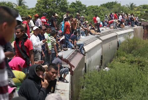 Autoridades Mexicanas Disuelven La Primera Caravana Migrante De 2022