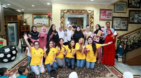 Natal Mama Lemon Dan Khm Berbagi Bersama Rumah Belajar Miranda