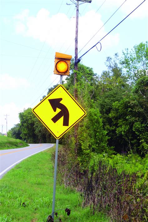 Wrecks continue at dangerous intersection; flashing light suggested – Carthage Courier