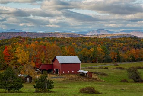 Hudson Valley Ny Fall Colors Photograph By Susan Candelario