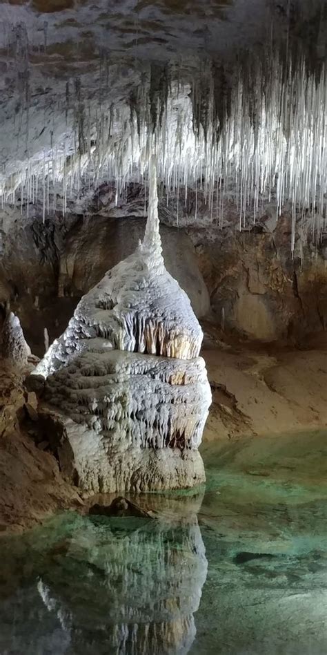 Choranche Grotte Cascade Et Lac Souterrain En 2022 Grotte Lieux