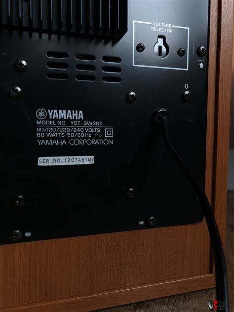 Yamaha YST SW305 Powered Subwoofer Dual 8 Inch 45lbs Compact