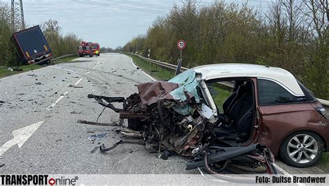 Transport Online Dode Bij Ernstig Ongeval Tussen Auto En Vrachtwagen