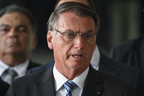 Bolsonaro diz que nunca pagou um picolé cartão corporativo notas