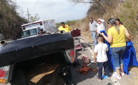 Tres Mujeres Heridas En Volcadura En Carretera Del Sur De Sinaloa