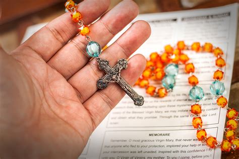 8 Ways to Pray the Rosary - wikiHow