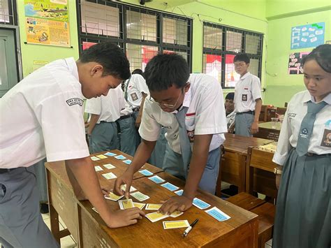 puzzle cerdas inovasi pembelajaran interaktif  memahami hak