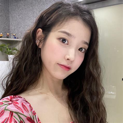 kiểu tóc hot trend được sao Hàn lăng xê này triển theo là đảm bảo xinh sang và sành điệu