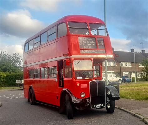 Rt Rt On Route At Borehamwood Rossington Avenu Flickr