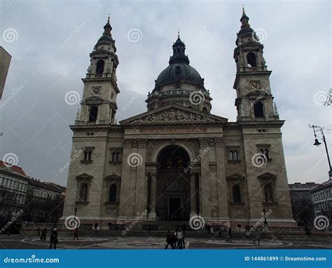 St Stephen S Basilica In Budapest Editorial Stock Image Image Of