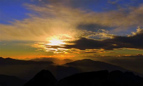 無料画像 地平線 山 雲 日の出 日没 太陽光 丘 夜明け 雰囲気 夕暮れ イブニング トワイライト イタリア 残光 カリカ 大気現象 朝は赤い空