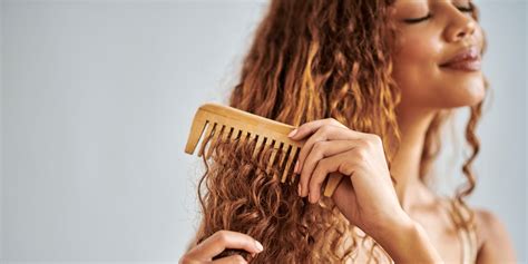 The Best Comb for Curly Hair 2024: 11 Options for Easy Detangling