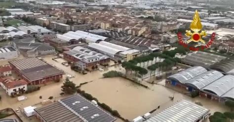 Il Maltempo Flagella La Toscana Almeno Tre Morti E Dispersi Il