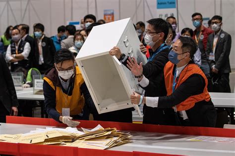 China habló de progreso democrático en las elecciones en Hong Kong