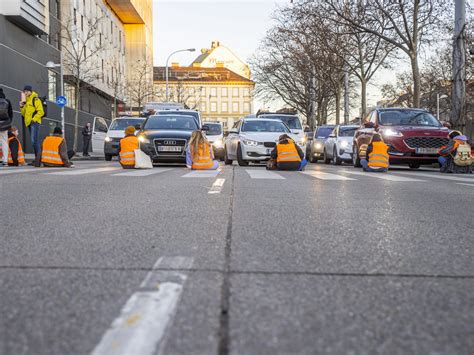 Härtere Strafen für Klima Kleber Vorschlag aus NÖ liegt vor VIENNA AT