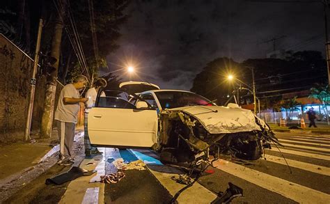 Perseguição termina em acidente em SP 09 04 2019 Cotidiano