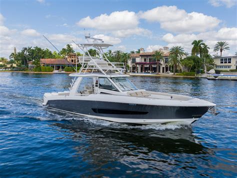 Used Boston Whaler Outrage In Florida Inautia