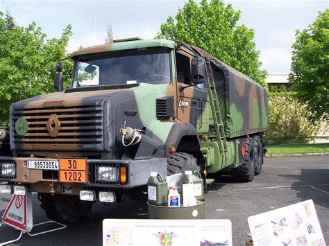 Renault CBh 385 Walk Around Page 1