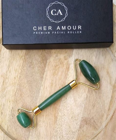 Step By Step Guide On How To Use Jade Roller For Glowing Skin