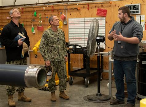 Dvids Images Us Pacific Fleet Submarine Force Commander Visits Trident Refit Facility