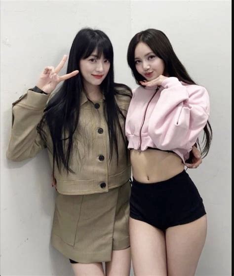 BLACKPINK Lisa & Jisoo's Sister's Stunning Picture Sparks Frenzy Online ...