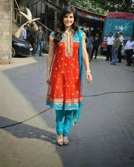 Sunny Leone New Hot Image And Photo Album