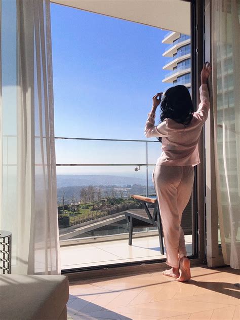 Sexy Hot Australian Model Cum Gorgeous Actress Chandrika Ravi