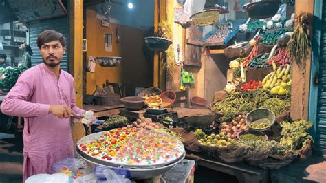 Food Tour Of The Lohari Gate Bazaar In Lahore Pakistan 4K Walking