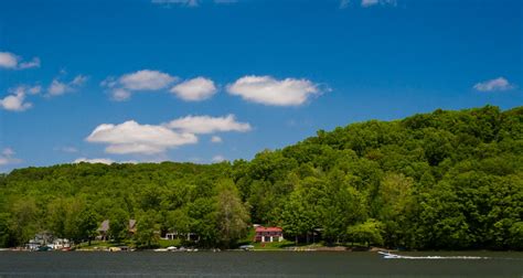 8 Fascinating Lakes In Indiana To Explore