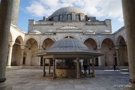 Yavuz Sultan Selim Camii Avlusu ve Şadırvanı Caner Cangül