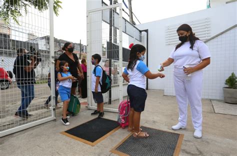 Fortaleza inicia matrícula de alunos novatos da rede municipal para