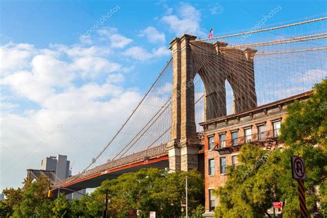 Brooklyn Bridge in Brooklyn, NYC — Stock Photo © Madrabothair #93599554