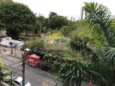 Edf Gildo Vilaça na frente do Parque da Jaqueira Recife PE Comprar