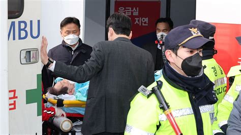 South Korea Opposition Leader Lee Jae Myung Stabbed On Camera