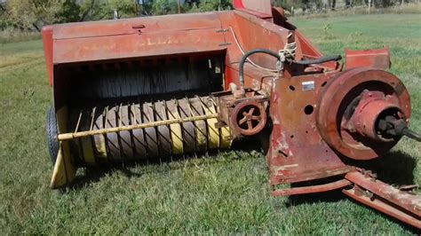 New Holland 281 Small Square Baler With 8 Bale Accumulator Youtube