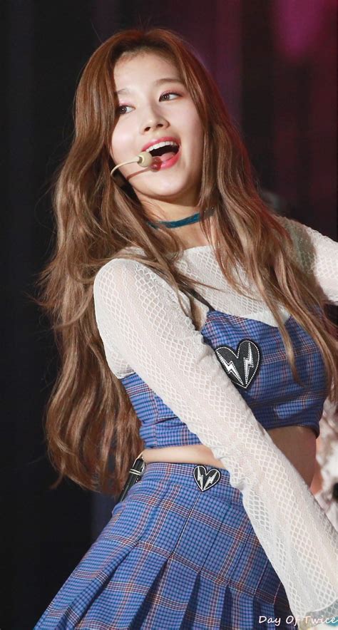 TWICE SANA Korea Music Festival 01 08 2018 Beautiful Freckles