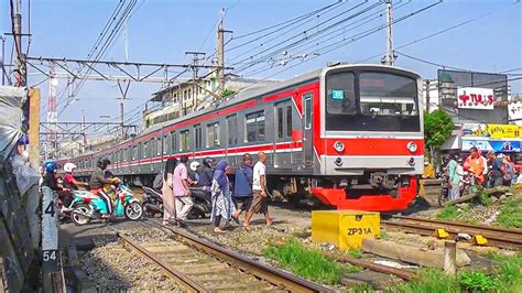 RAILROAD CROSSING HUNTING KRL DI PERLINTASAN TANPA PALANG PORTAL JPL