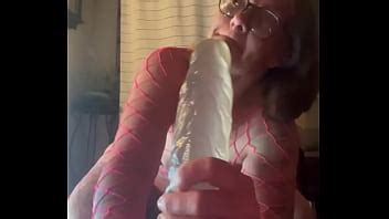 Juego anal con consolador gigante Parte parte dos próximamente XVIDEOS