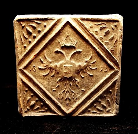 Rare Renaissance tile 17° S. with coat of arms - dated 1653 - Catawiki